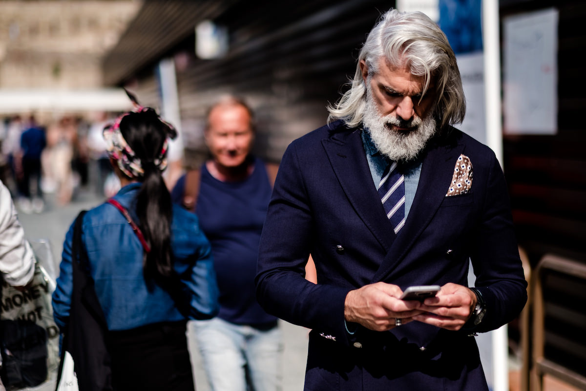 street style men, double breasted jacket, elegant men, long hair