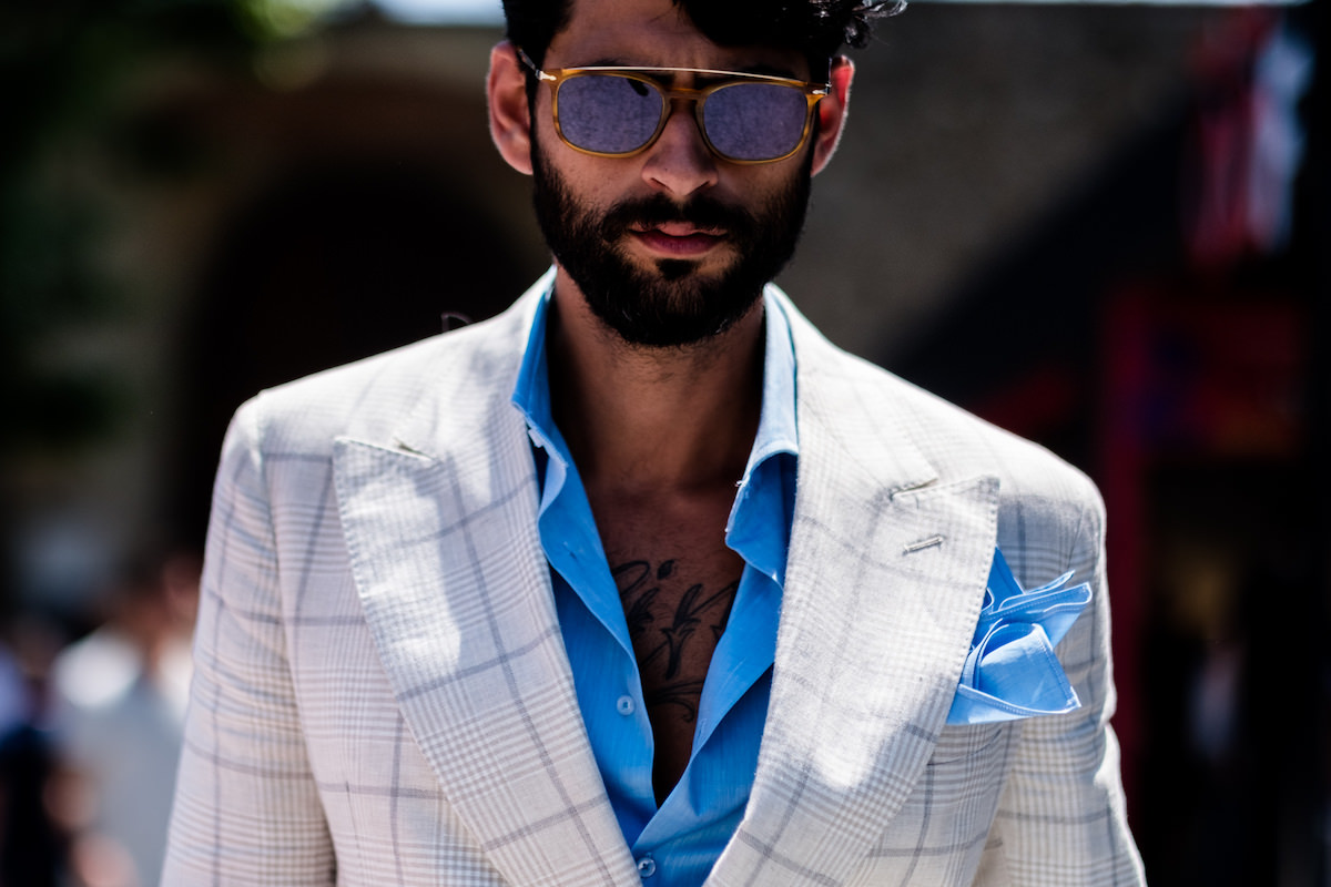 street style men, light blazer, modern street style, sunglasses